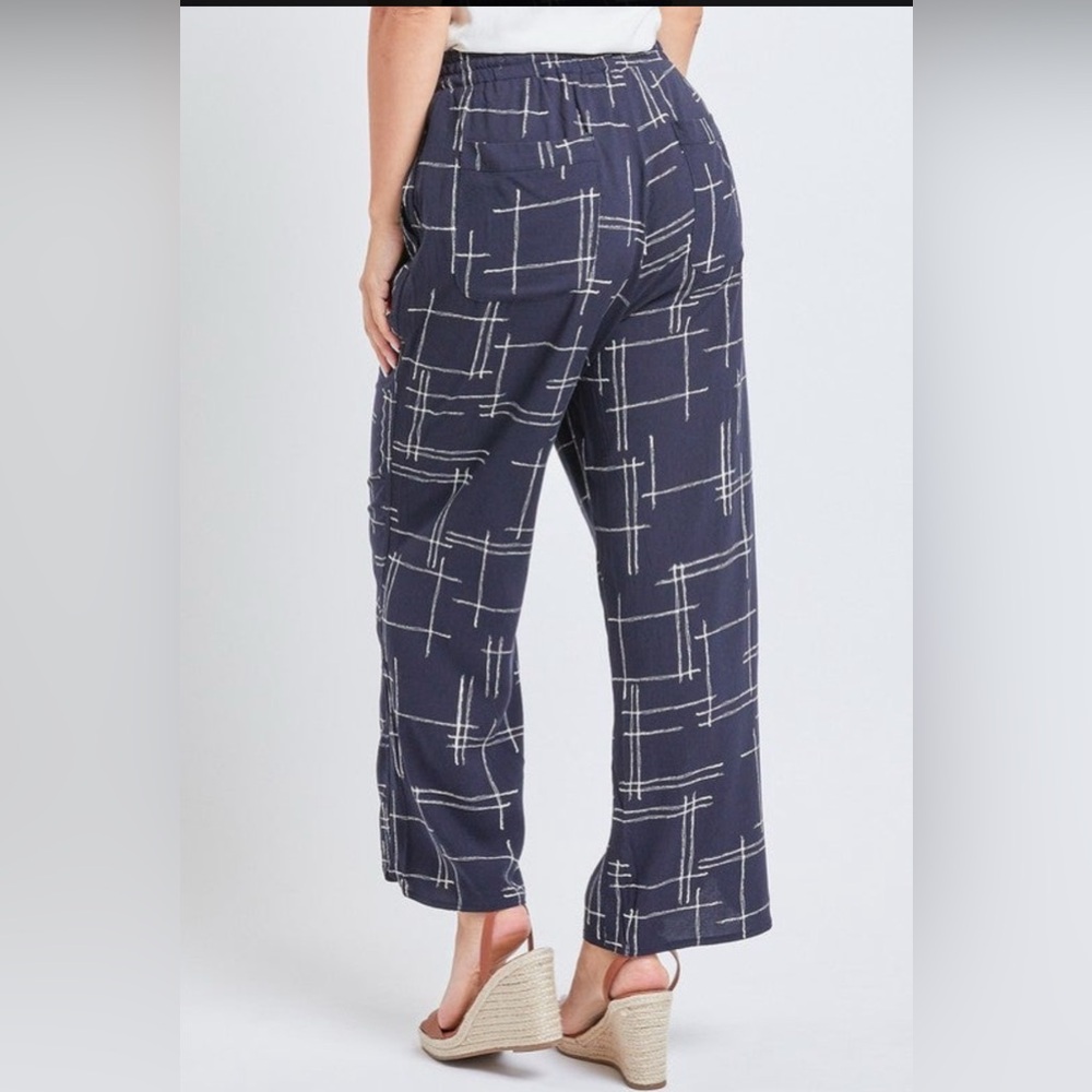 NWT drawstring printed pants